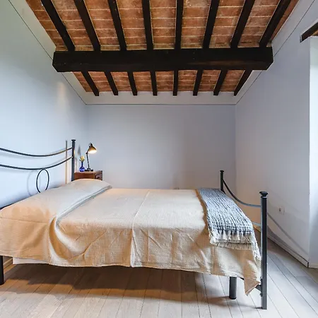 Podere Lo Smiraglio - La Loggetta アパート トレクアンダ