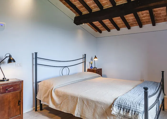 Podere Lo Smiraglio - La Loggetta アパート *