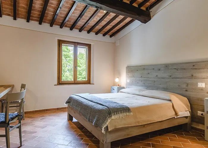 アパート Podere Lo Smiraglio - La Loggetta トレクアンダ