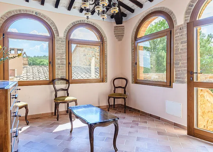 Podere Lo Smiraglio - La Loggetta アパート