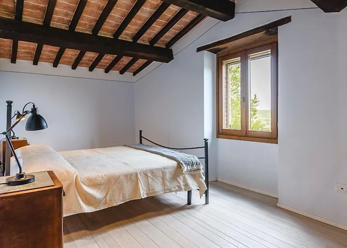 Podere Lo Smiraglio - La Loggetta アパート