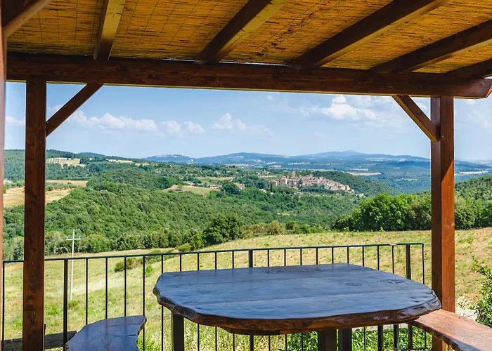 Podere Lo Smiraglio - La Loggetta トレクアンダ